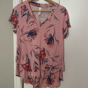 Latched Mama V Neck Nursing Tee Small